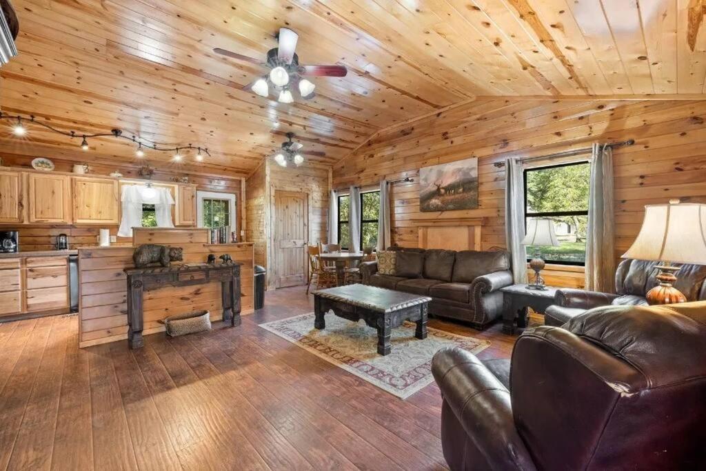 브로큰보우 Misty Moonlight, Sleeps 4, Mountain Cabin 아파트 외부 사진