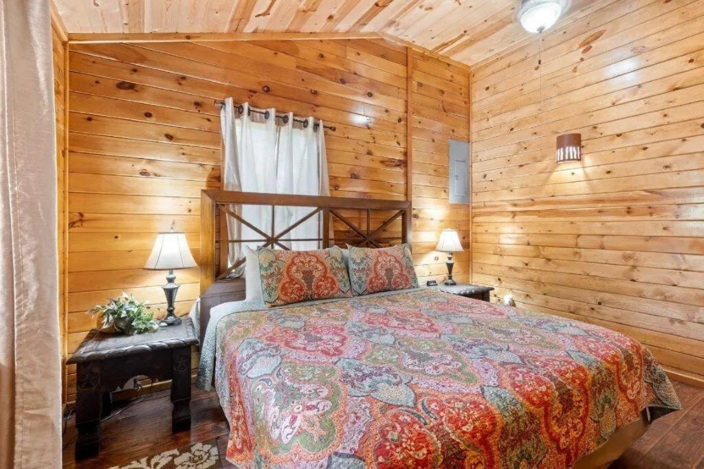 브로큰보우 Misty Moonlight, Sleeps 4, Mountain Cabin 아파트 외부 사진